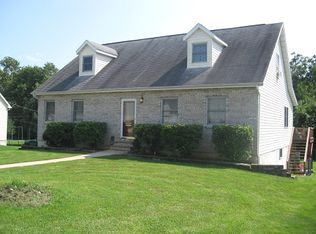 543 Clover Rd, Hannibal, MO 63401