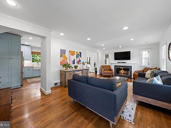 4th image of 6119 Washington Blvd