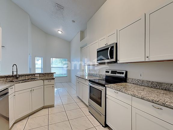 4th image of 2808 Berkshire Cir