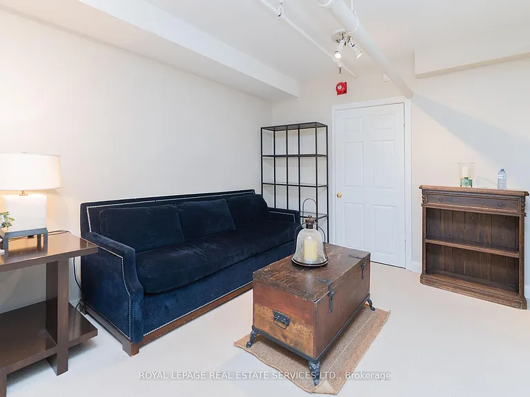 70 Shaftesbury Ave #4 — Photo 32