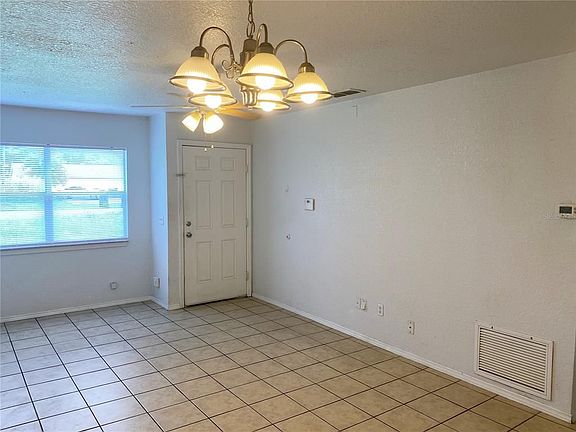 4th image of 231 Cypress St