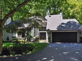 6405 Walhonding Rd, Bethesda, MD 20816