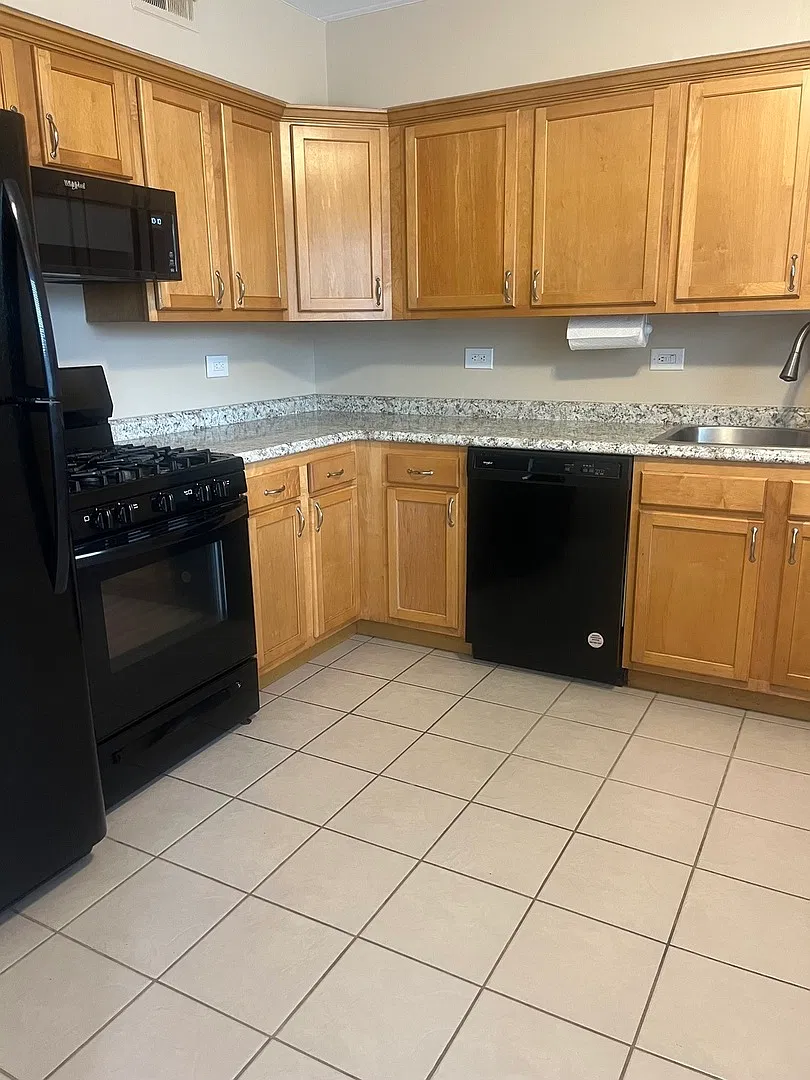 2 bed, 1.5 bath, 1000 sqft, $1,850 — Photo 4
