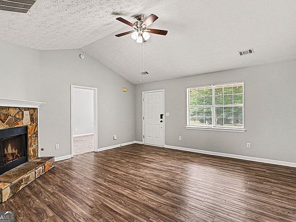 4th image of 66 Mallie Ct