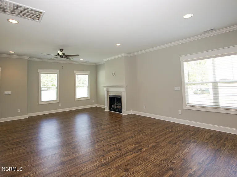 1021 Juniper Lake Rd — Photo 7