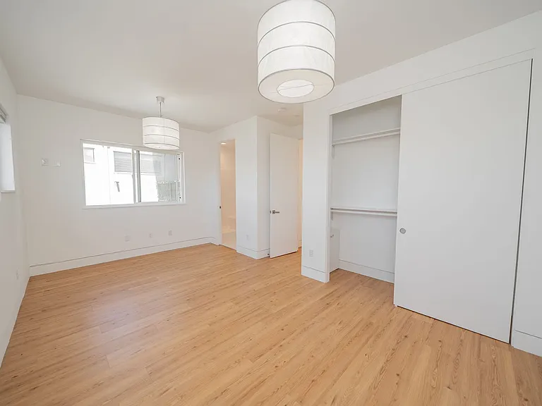 848 32nd Street — Photo 18