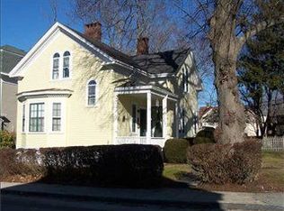 28 Ayrault St, Newport, RI 02840