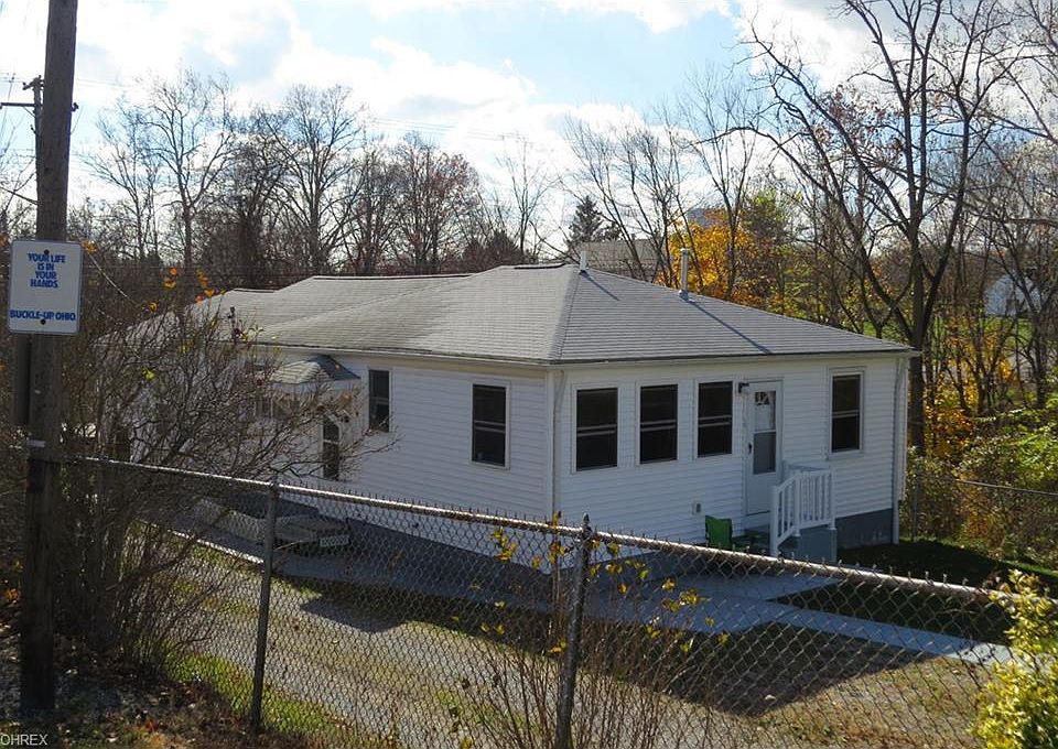 1st image of 154 W Main St