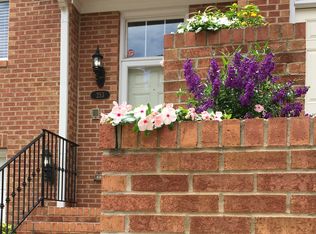 253 Ashton Hall Ln, Raleigh, NC 27609