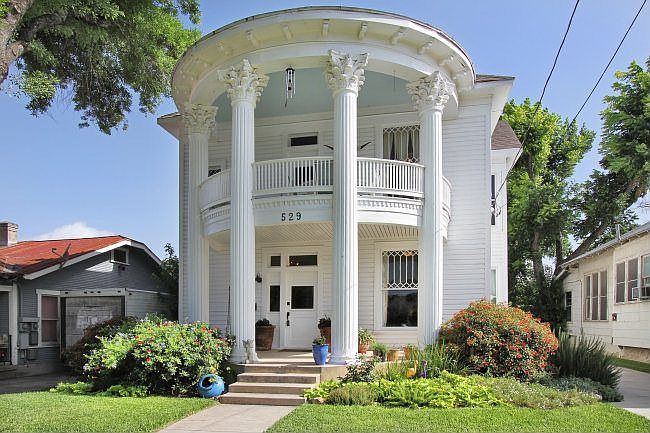 1st image of 529 W Mistletoe Ave