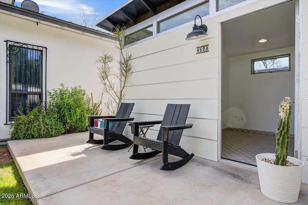 4 bed, 3.5 bath, 3041 sqft, $10,000 — Photo 4