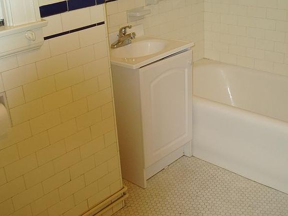 5th image of 400 Hyde St APT 411