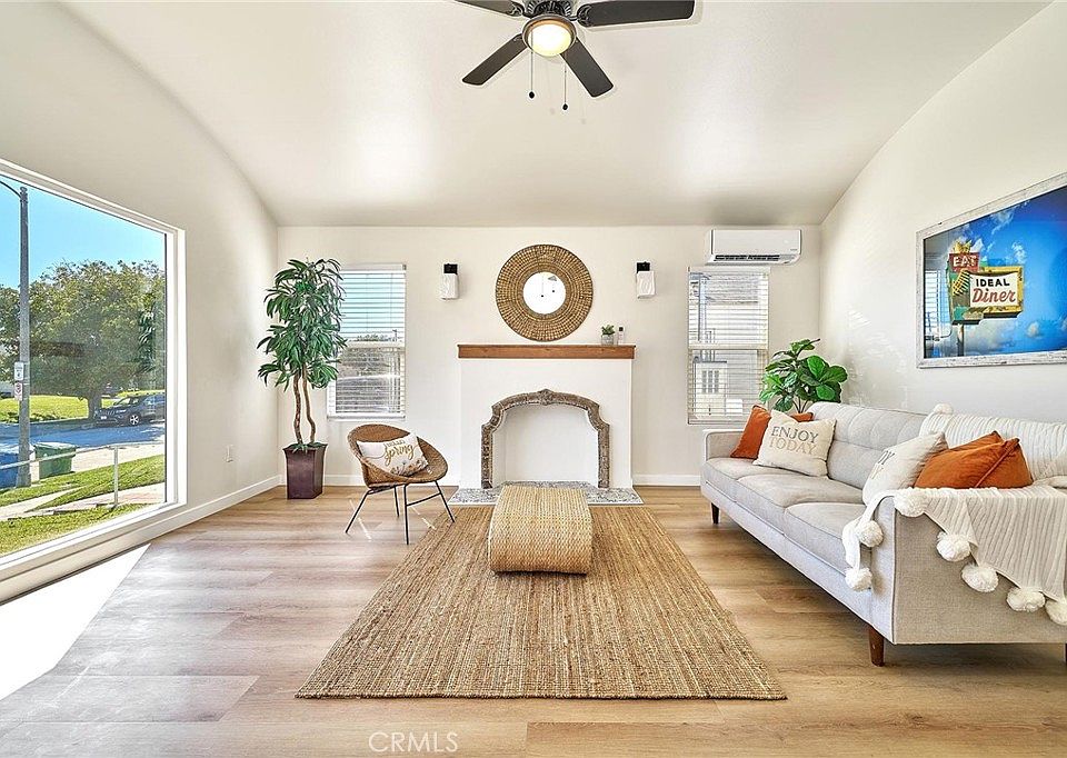 1st image of 2027 W 75th St