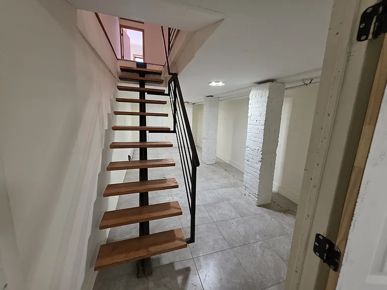 84 George St #1R — Photo 19