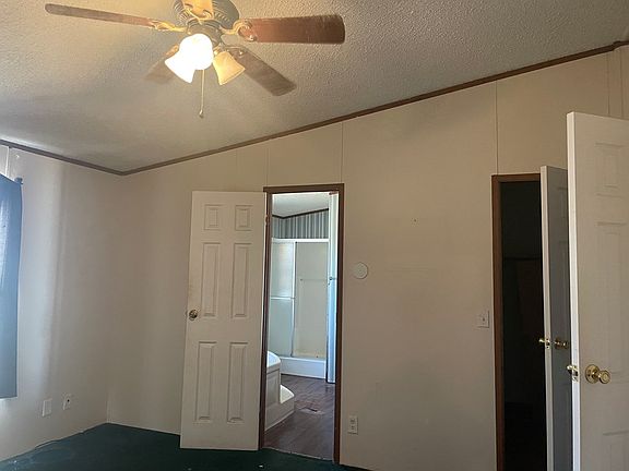 3rd image of 13274 Emerald Blvd