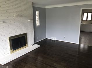 2150 Vernier Rd #1, Grosse Pointe, MI 48236