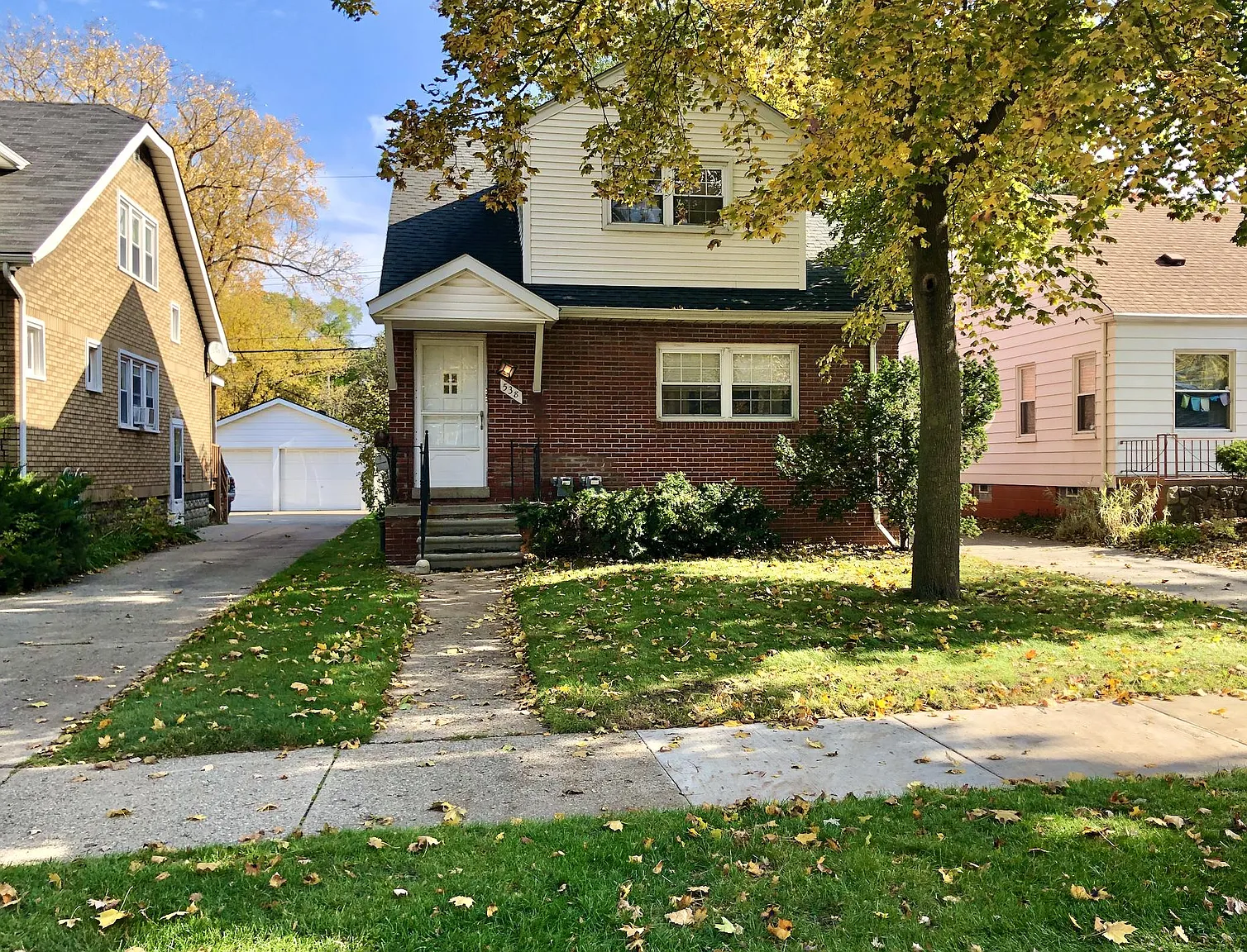 538 Laprairie St photo 1