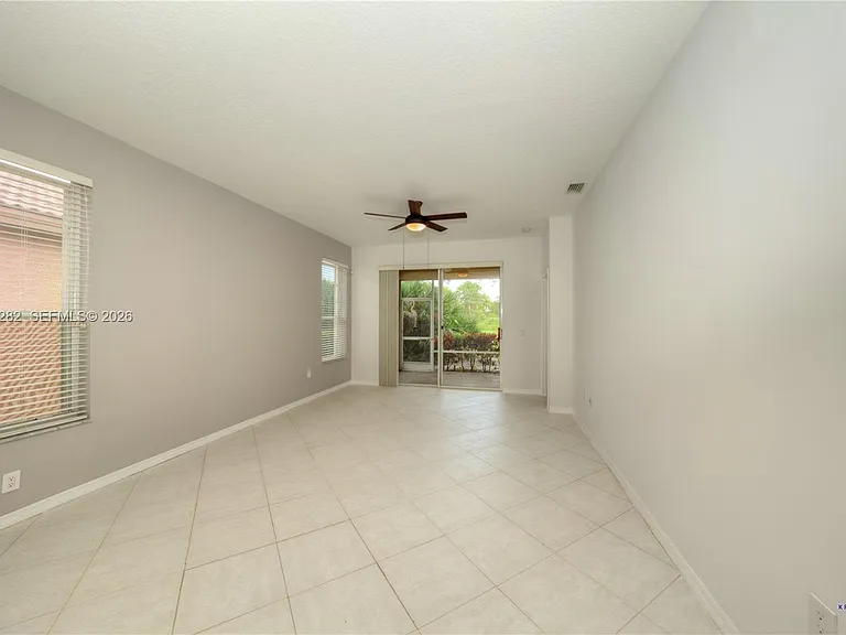 3781 NW Willow Creek Dr — Photo 8