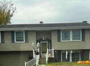 102 Narragansett Dr, McKeesport, PA 15135