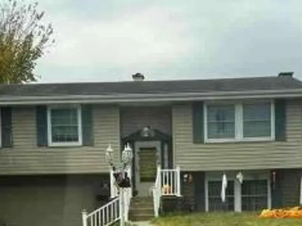 102 Narragansett Dr, McKeesport, PA 15135