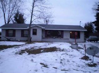 585 E Wendell Jacob Ave, Angola, IN