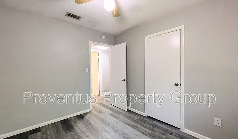 4527 Versailles Dr — Photo 19