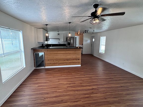2nd image of 320 River Bay Dr