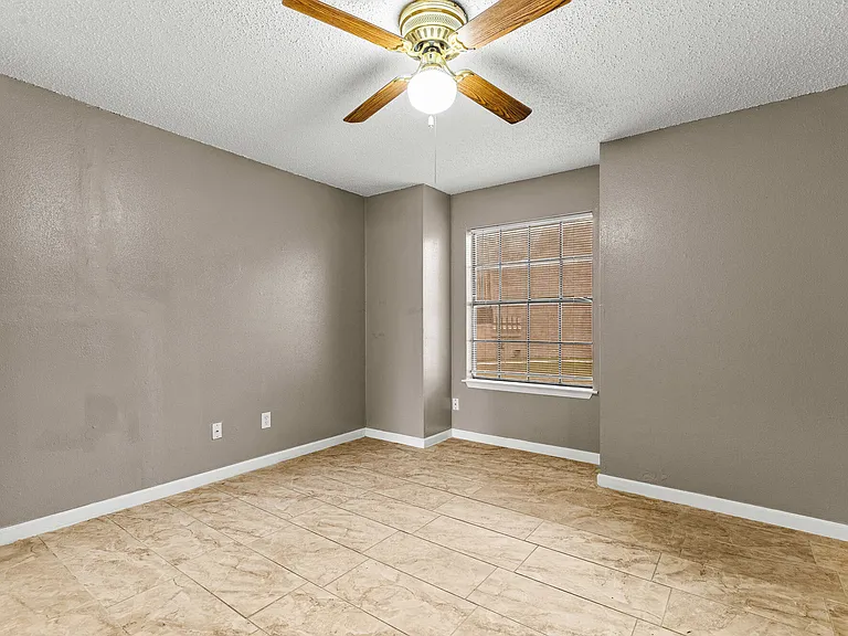Towne East Village Apartment Homes — Photo 29