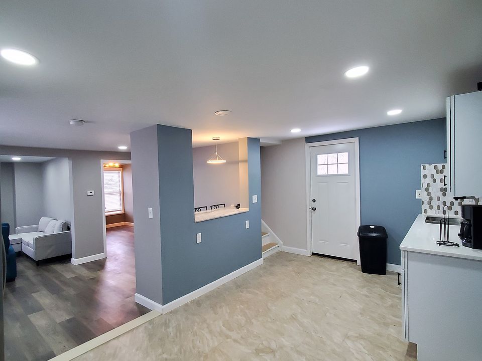 1st image of 352 Main St APT 4