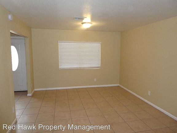5th image of 2651 E Hampton Ave