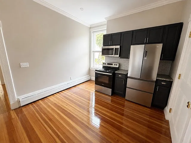 4 bed, 1120 sqft, $3,950 — Photo 3