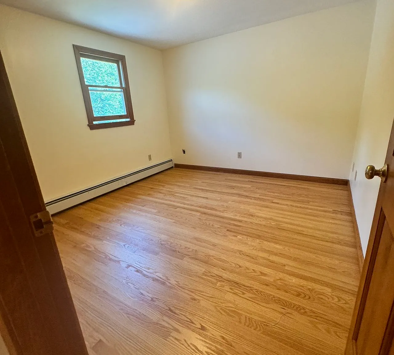 4 bed, 2800 sqft, $3,800 — Photo 2