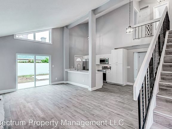 4th image of 1021 Aragon Ave