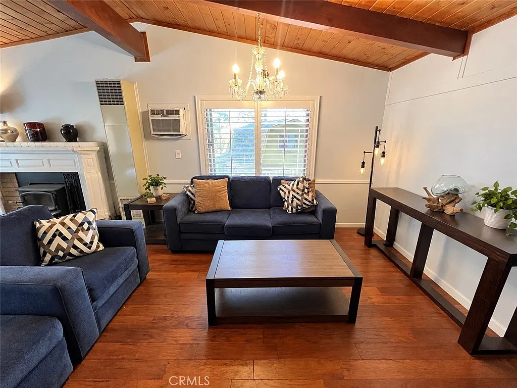 2 bed, 1264 sqft, $2,300 — Photo 3