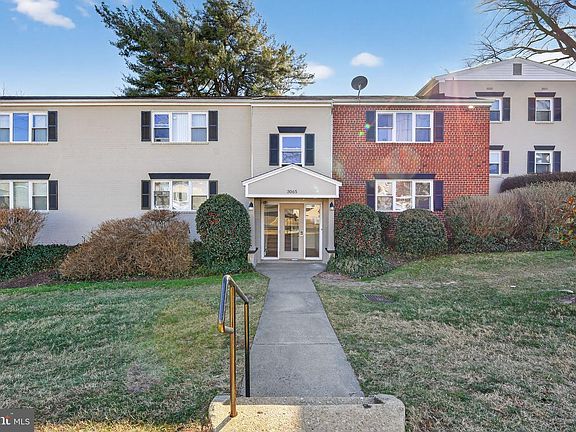 2nd image of 3065 Patrick Henry Dr APT 102