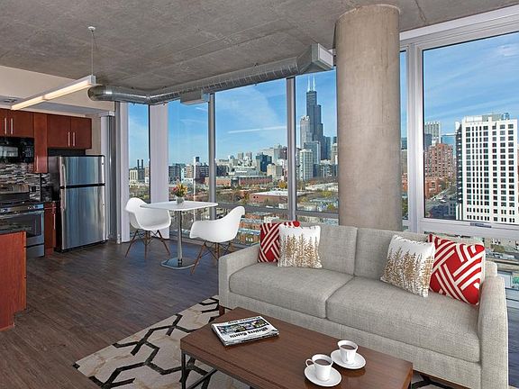 5th image of 1454 S Wabash Ave #303