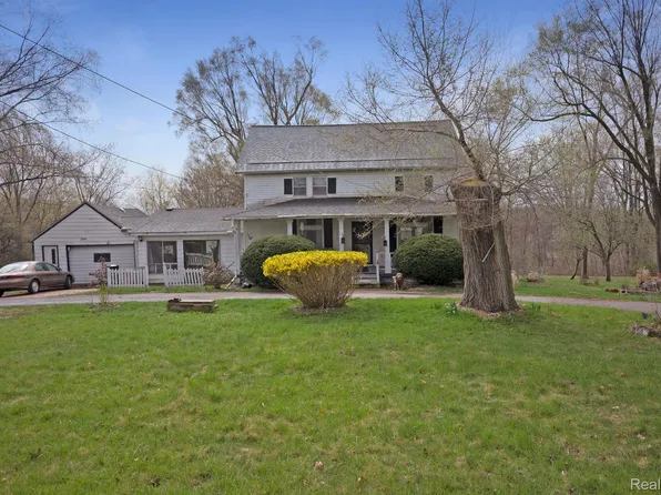 6204 Grange Hall Rd, Holly, MI 48442