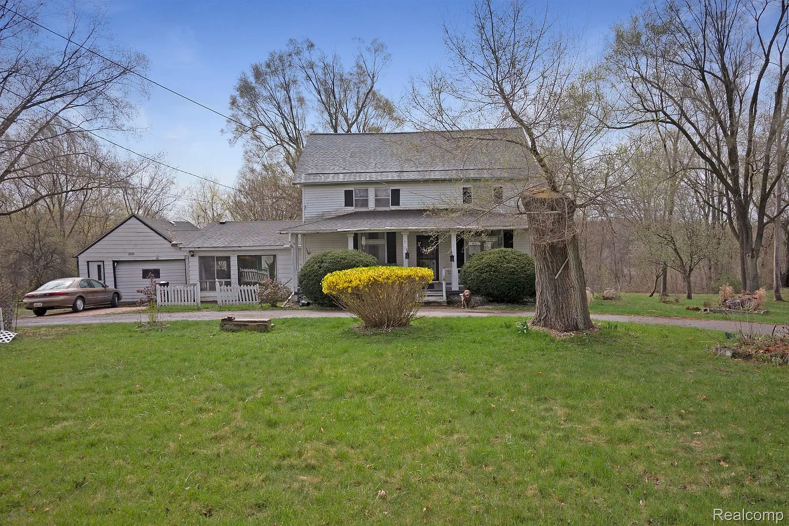 6204 Grange Hall Rd photo 1