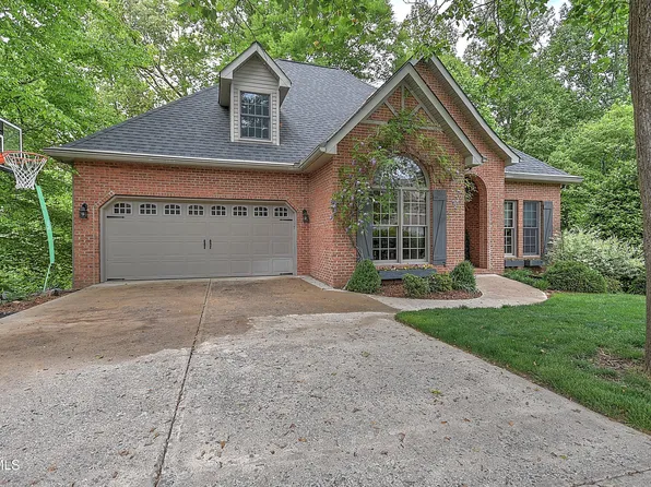 421 Arrowhead Dr, Kingsport, TN 37664