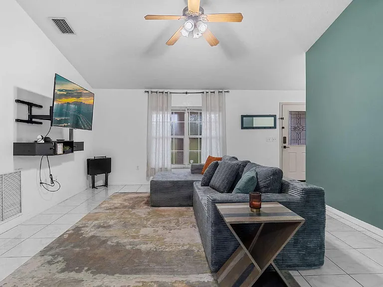 645 NW 65th St — Photo 11
