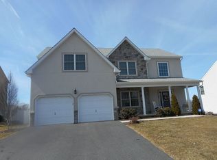 4 N Ridge Ct, Easton, PA 18045