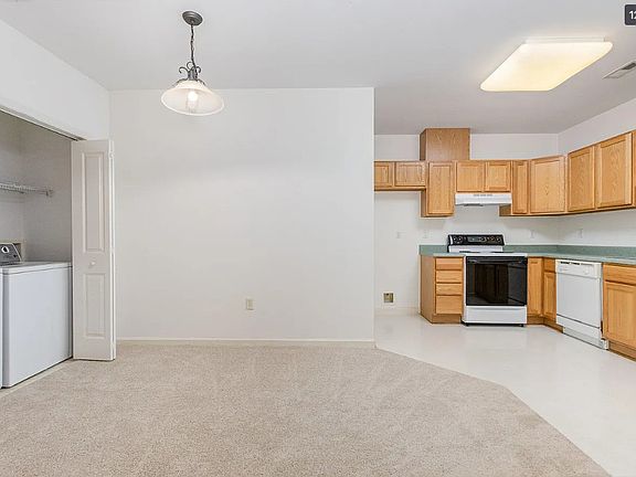 3rd image of 311 Sweet Bay Pl #A