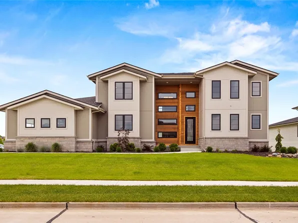 4700 162nd St, Urbandale, IA 50323