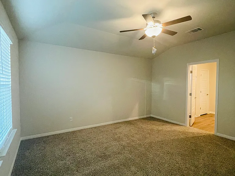 17604 Pepperwood Cv — Photo 13