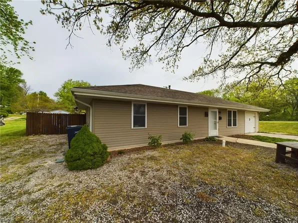 102 W 6th St, Knob Noster, MO 65336