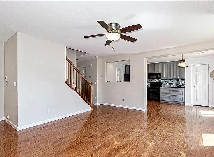 3 bed, 2.5 bath, 1493 sqft, $2,600 — Photo 1