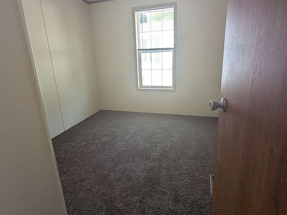 5th image of 117 Paul Revere Ln