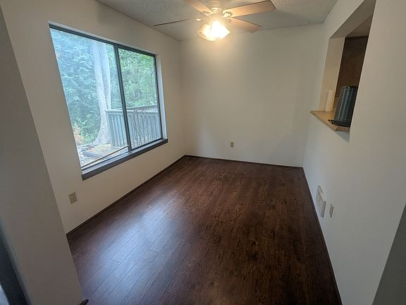 3rd image of 12721 NE 129th Ct #F