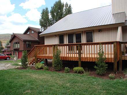 4th image of 301 Larkspur Ln
