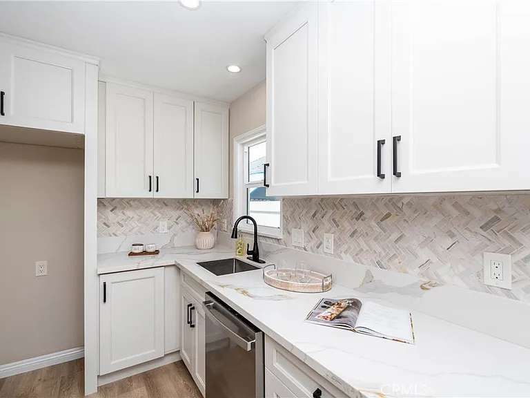 2241 Grand Ave — Photo 6